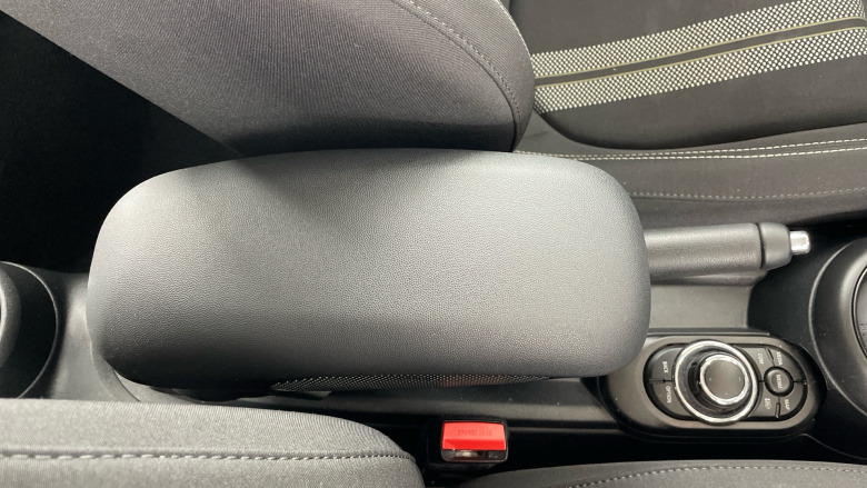 MINI Hatchback 2.0 Cooper S Classic Premium 5dr Auto Petrol Hatchback